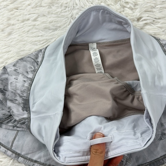 Lululemon Speed Up Short Long *4" Updated Fit City Breeze Alpine White - Picture 2 of 5